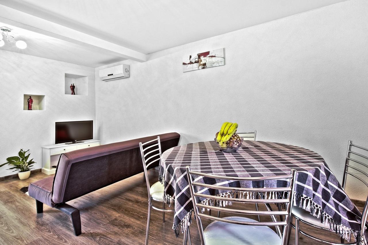 Apartment Cici House With