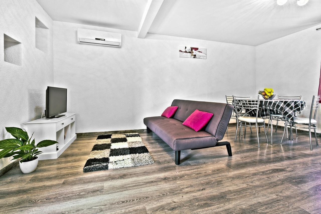 Cici House With